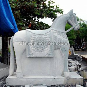 Ngựa đá xanh đen 3